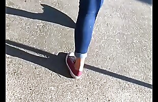 Posted under calle, nalgas, c, lenta
