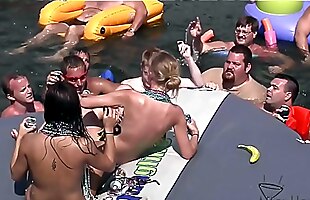 Posted under deep in young pussy, young boys first sex, homade sex in public, the beast of vulva massge