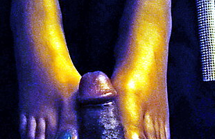 Posted under gorgeous horny, horny mom footjob, sensual amateur, nerdy amateur