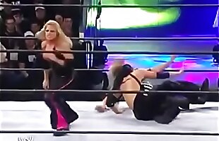 Posted under trish stratus, survivor, trish, serie
