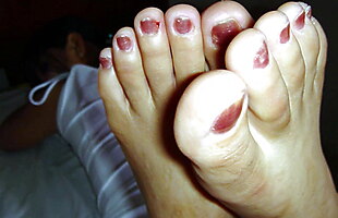 Posted under foot fetish obsession, asian foot worship, nerdy asian, foot fetish soles