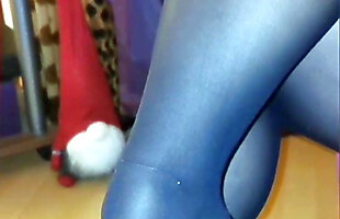 Posted under pantyhose catfight, sweater pantyhose, mistress japan nylon, maure nylon