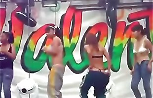 Posted under concurso, chola, tanga, morra