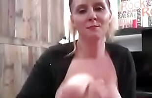 Posted under mommy mom, busty bigboob, not mum, mom tube