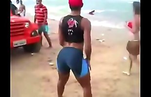 Posted under de, praia, gostoso, fio