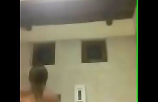 Posted under modelo, pelada, no, gata
