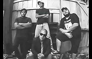 Posted under en, shock, rock