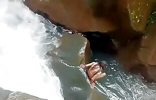 Posted under en un, el, latina, rio