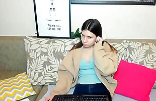 Posted under cam with her, show on efukt, homemade teen, amateurtwerking on webcam