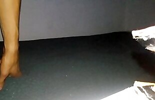 Posted under en, tacones, pies, cuerpo