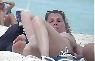 Posted under boob show, young girl boob, breast show, voyeur plage