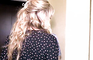 Posted under mature mom young guy, young stockings fuck, sunleon fucking videos, 90er blonde videos