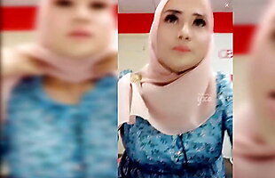 Posted under asian live webcam, hijab, horny, close