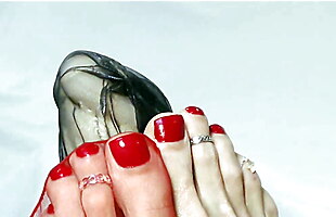 Posted under hd, sexy high heels, nerdy sex, color pantyhose footjob