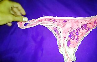 Posted under prima, ropa, sucia, bragas