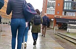 Posted under ass bottom, tight ass fitness, teenie babes, teen butt in jeans