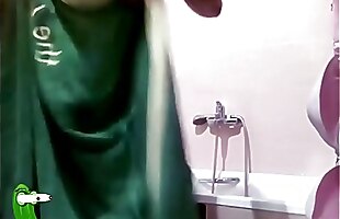 Posted under gypsy blowjob, cleaning out a pussy, paid for sex, potassium