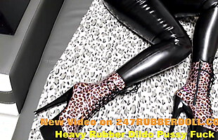Posted under rubber tits, chicks in love, snek in pussy, sennyleoni video
